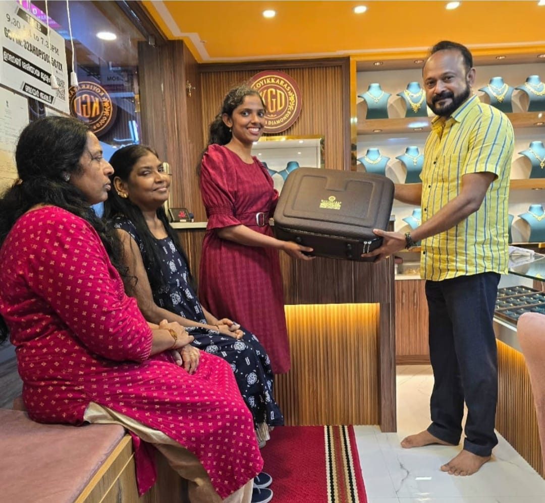 Inside Koyikkaras Gold & Diamonds, Marine Drive, Kochi